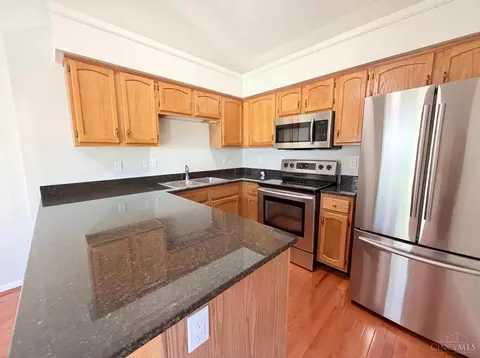 Kitchen - 5550 Regimental Pl, Cincinnati, OH 45239 photo 1 of 4