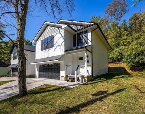 5143 Camargo Rd, Cincinnati, OH 45227