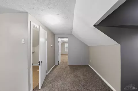 Entry Way - 1625 Joseph Ct, Cincinnati, OH 45231 photo 6 of 6