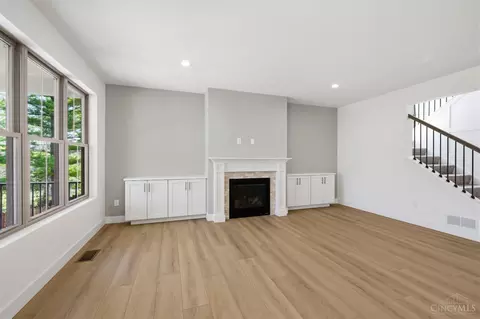 Living - 3728 Hutton St, Cincinnati, OH 45226 photo 2 of 4