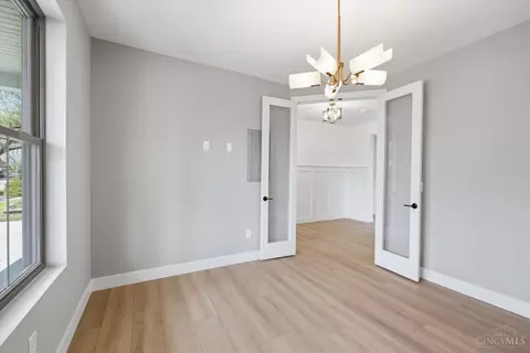Entry Way - 3728 Hutton St, Cincinnati, OH 45226 photo 6 of 8