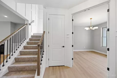 Entry Way - 3728 Hutton St, Cincinnati, OH 45226 photo 5 of 8