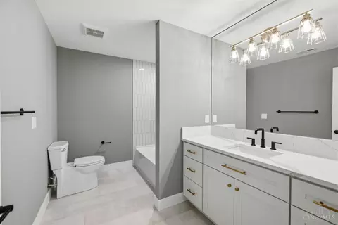 Bath - 3728 Hutton St, Cincinnati, OH 45226 photo 4 of 5