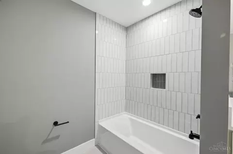Bath - 3728 Hutton St, Cincinnati, OH 45226 photo 5 of 5