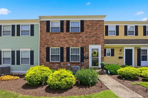 125 Chapel Hill Dr, Fairfield, OH 45014