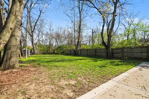 Exterior - 1720 Dexter Ave, Cincinnati, OH 45206 photo 6 of 9