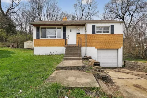 4438 Schulte Dr, Cincinnati, OH 45205