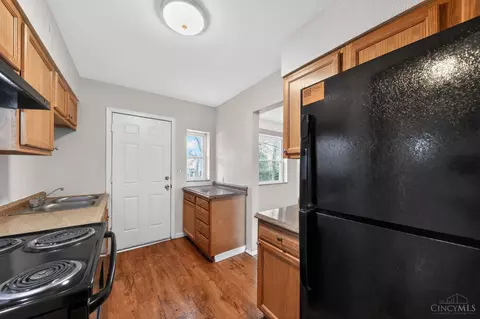 Kitchen - 5018 Rapid Run Rd, Cincinnati, OH 45238 photo 2 of 3