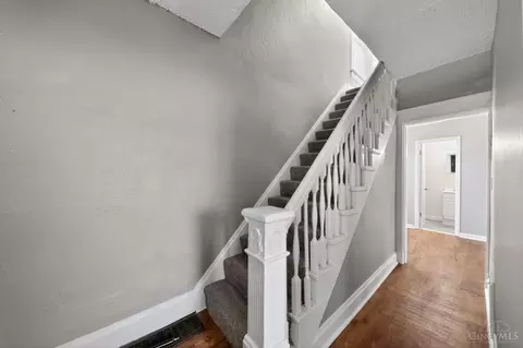 Entry Way - 3830 Iberis Ave, Cincinnati, OH 45213 photo 2 of 4