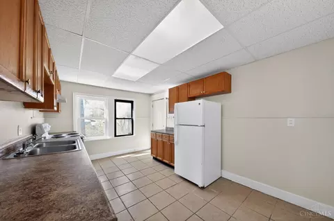 Kitchen - 3830 Iberis Ave, Cincinnati, OH 45213 photo 2 of 4