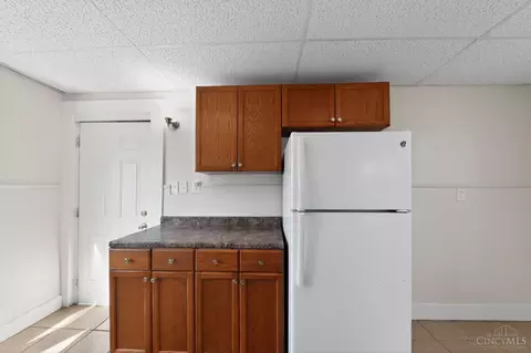 Kitchen - 3830 Iberis Ave, Cincinnati, OH 45213 photo 3 of 4