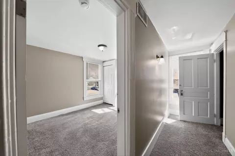 Entry Way - 3830 Iberis Ave, Cincinnati, OH 45213 photo 3 of 4