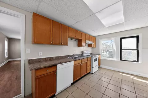 Kitchen - 3830 Iberis Ave, Cincinnati, OH 45213 photo 4 of 4