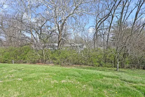 Exterior - 9626 Manhattan Dr, Cincinnati, OH 45251 photo 4 of 5