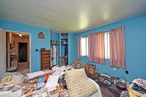 Bedroom - 9626 Manhattan Dr, Cincinnati, OH 45251 photo 5 of 6
