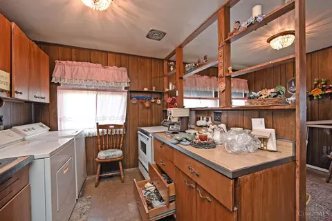 Kitchen - 9626 Manhattan Dr, Cincinnati, OH 45251 photo 2 of 2