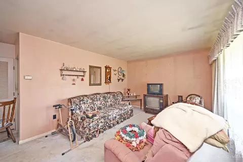 Living - 9626 Manhattan Dr, Cincinnati, OH 45251 photo 1 of 3