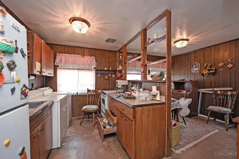 Kitchen - 9626 Manhattan Dr, Cincinnati, OH 45251 photo 1 of 2