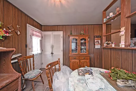 Dining - 9626 Manhattan Dr, Cincinnati, OH 45251 photo 3 of 3