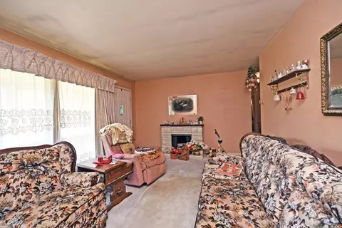 Living - 9626 Manhattan Dr, Cincinnati, OH 45251 photo 3 of 3