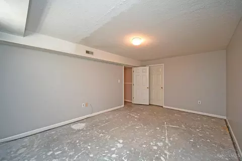 Bedroom - 3638 Parfore Ct, Cincinnati, OH 45245 photo 4 of 4