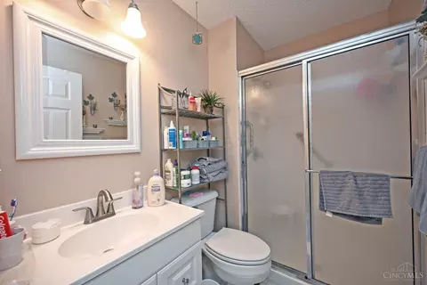 Bath - 3638 Parfore Ct, Cincinnati, OH 45245 photo 1 of 2