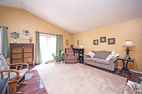 Living - 3638 Parfore Ct, Cincinnati, OH 45245 photo 1 of 3