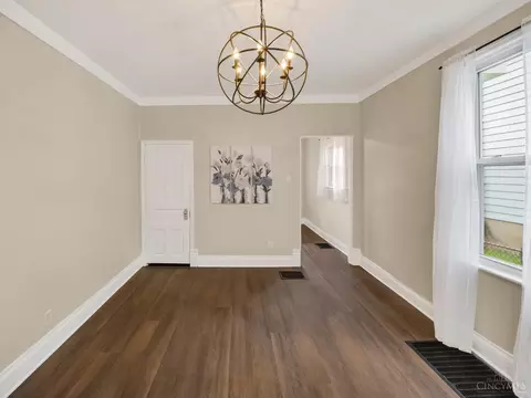 Living - 3310 River Rd, Cincinnati, OH 45204 photo 1 of 1