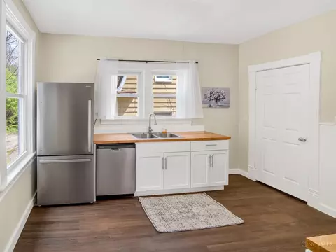 Kitchen - 3310 River Rd, Cincinnati, OH 45204 photo 2 of 4