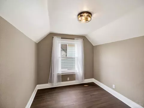 Bedroom - 3310 River Rd, Cincinnati, OH 45204 photo 4 of 4