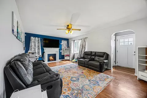 Living - 722 Compton Rd, Cincinnati, OH 45231 photo 2 of 2