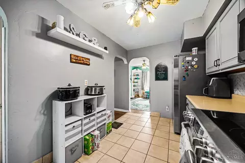 Entry Way - 722 Compton Rd, Cincinnati, OH 45231 photo 2 of 3