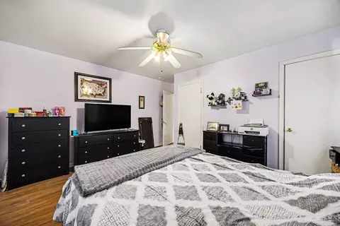 Bedroom - 722 Compton Rd, Cincinnati, OH 45231 photo 3 of 5