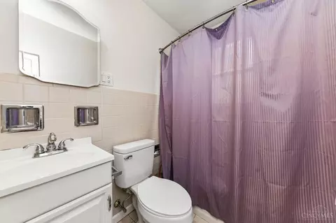 Bath - 7734 Forest Rd, Cincinnati, OH 45255 photo 1 of 4