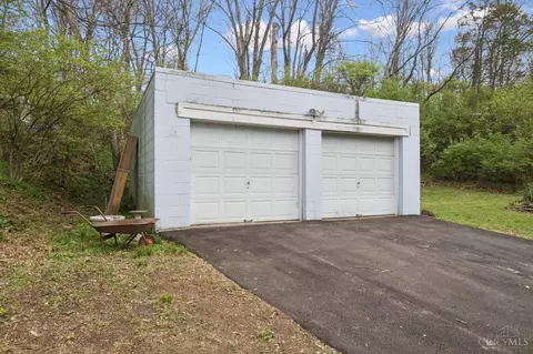 Exterior - 7734 Forest Rd, Cincinnati, OH 45255 photo 7 of 8