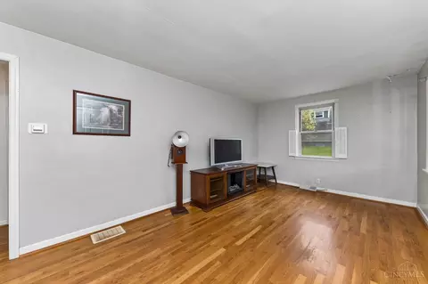 Living - 7734 Forest Rd, Cincinnati, OH 45255 photo 3 of 3