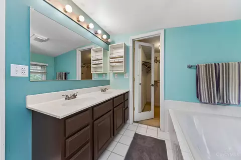 Bath - 7734 Forest Rd, Cincinnati, OH 45255 photo 4 of 4