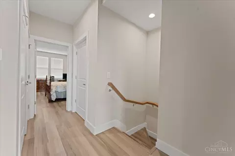 Entry Way - 3906 Edwards Rd, Cincinnati, OH 45209 photo 7 of 8
