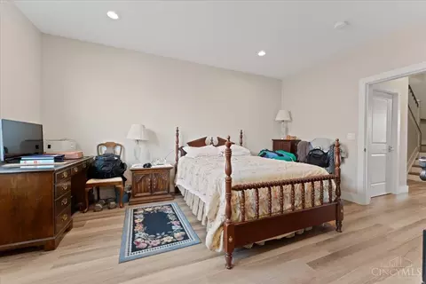 Bedroom - 3906 Edwards Rd, Cincinnati, OH 45209 photo 2 of 4