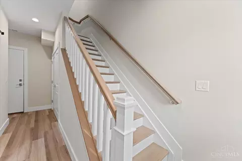 Entry Way - 3906 Edwards Rd, Cincinnati, OH 45209 photo 1 of 8