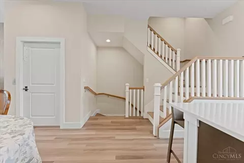 Entry Way - 3906 Edwards Rd, Cincinnati, OH 45209 photo 3 of 8