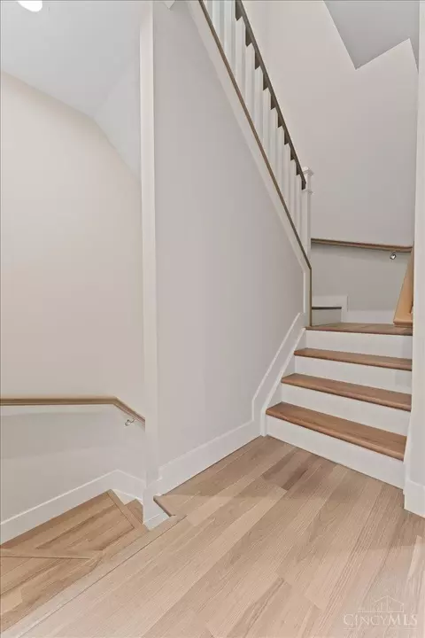 Entry Way - 3906 Edwards Rd, Cincinnati, OH 45209 photo 5 of 8