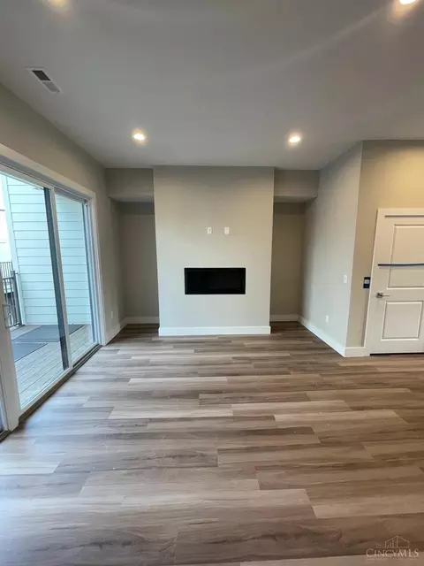 Living - 3906 Edwards Rd, Cincinnati, OH 45209 photo 2 of 2