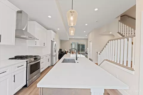 Kitchen - 3906 Edwards Rd, Cincinnati, OH 45209 photo 4 of 7