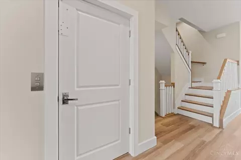 Entry Way - 3906 Edwards Rd, Cincinnati, OH 45209 photo 8 of 8