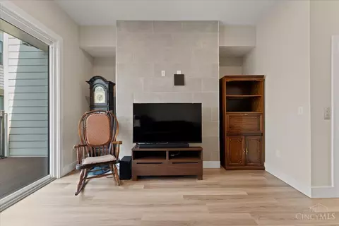 Living - 3906 Edwards Rd, Cincinnati, OH 45209 photo 1 of 2