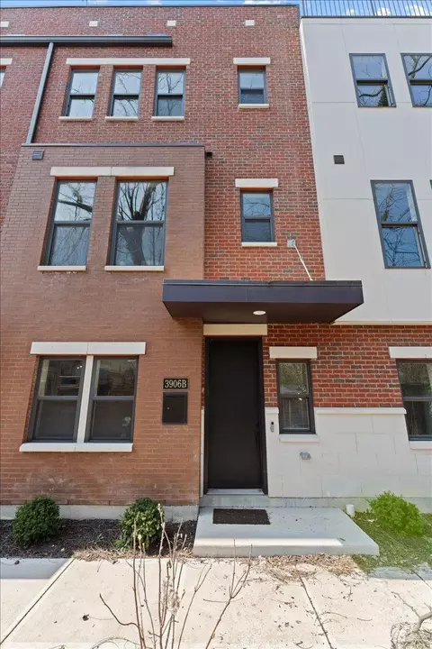 Exterior - 3906 Edwards Rd, Cincinnati, OH 45209 photo 2 of 4