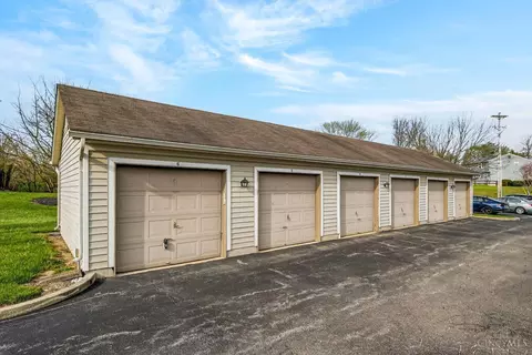 Exterior - 11570 Regency Square Ct, Cincinnati, OH 45231 photo 4 of 10