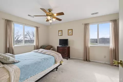 Bedroom - 11570 Regency Square Ct, Cincinnati, OH 45231 photo 2 of 4