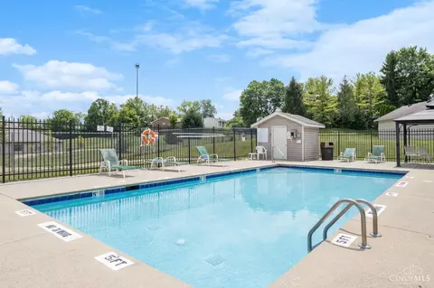 Exterior - 11570 Regency Square Ct, Cincinnati, OH 45231 photo 9 of 10